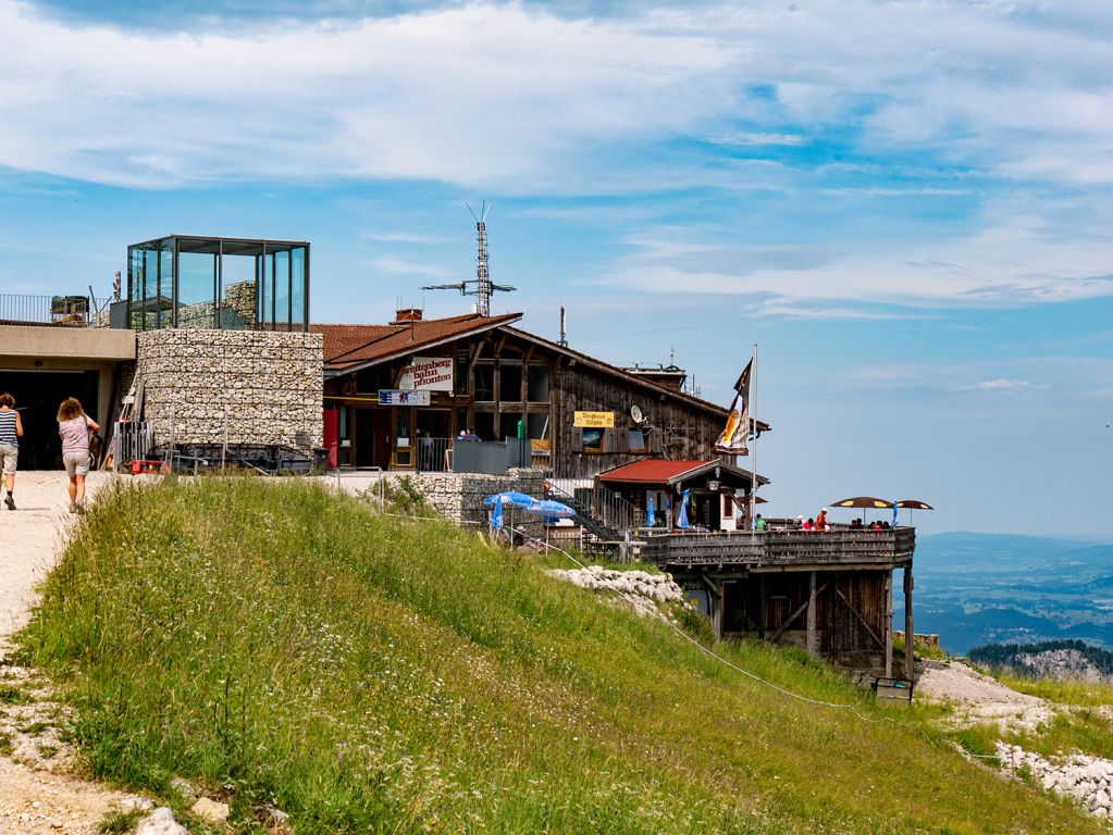 Gemütlich einkehren - Direkt an der Bergstation findest Du das Berghaus Allgäu. - © alpintreff.de - Christian Schön